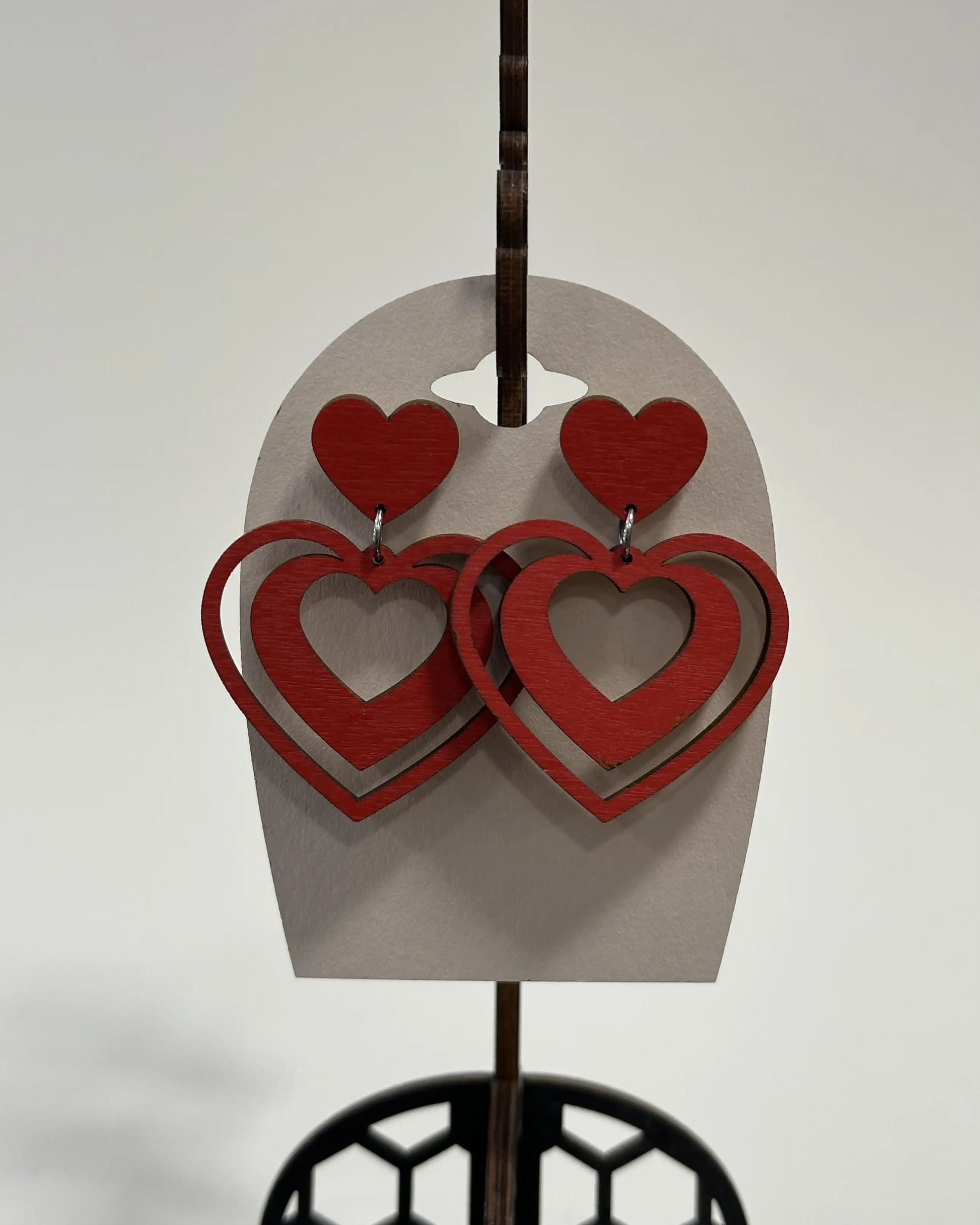 Punaiset sydänkorvakorut